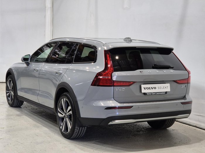 2024 Volvo V60 Cross Country Ultra B5 Bright