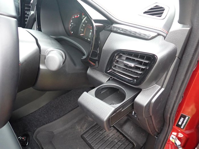 2025 Isuzu D-MAX X-TERRAIN