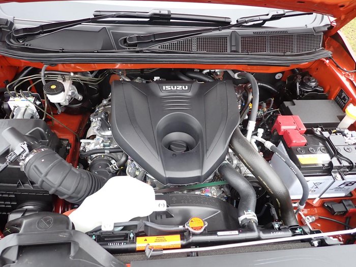 2025 Isuzu D-MAX X-TERRAIN