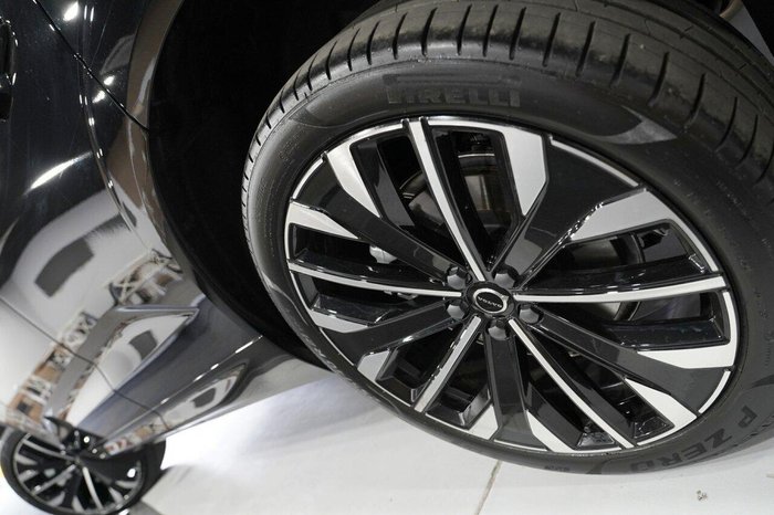 2025 Volvo XC60 Ultra T8 Plug-In Hybrid Dark MY26 AWD Onyx Black