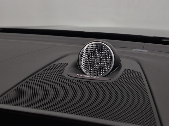 2025 Volvo XC60 Ultra T8 Plug-In Hybrid Dark MY26 AWD Onyx Black