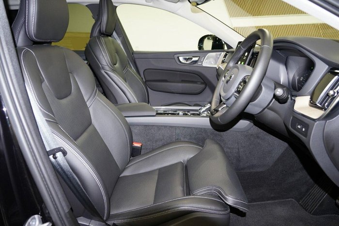 2025 Volvo XC60 Ultra T8 Plug-In Hybrid Dark MY26 AWD Onyx Black