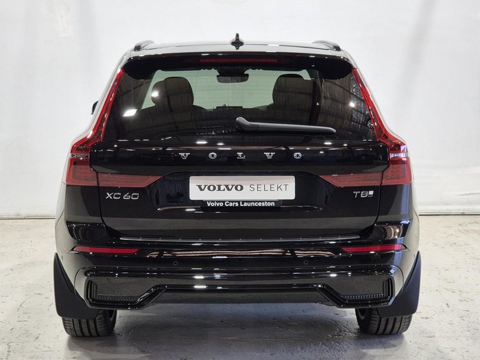 2025 Volvo XC60 Ultra T8 Plug-In Hybrid Dark