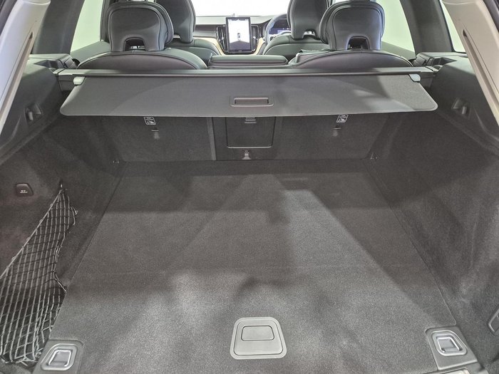 2025 Volvo XC60 Ultra T8 Plug-In Hybrid Dark MY26 AWD Onyx Black