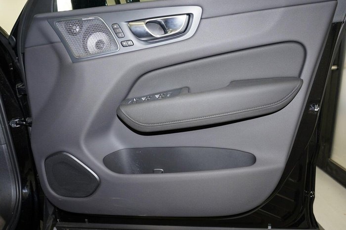 2025 Volvo XC60 Ultra T8 Plug-In Hybrid Dark MY26 AWD Onyx Black