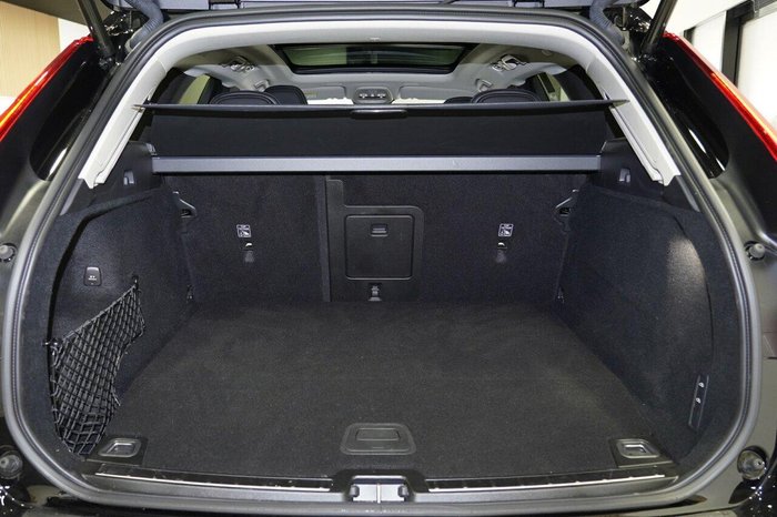 2025 Volvo XC60 Ultra T8 Plug-In Hybrid Dark MY26 AWD Onyx Black