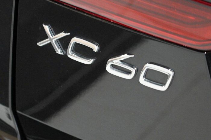 2025 Volvo XC60 Ultra T8 Plug-In Hybrid Dark MY26 AWD Onyx Black