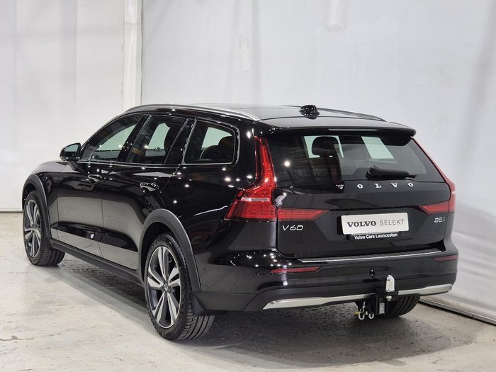 2024 Volvo V60 Cross Country Ultimate B5 Bright