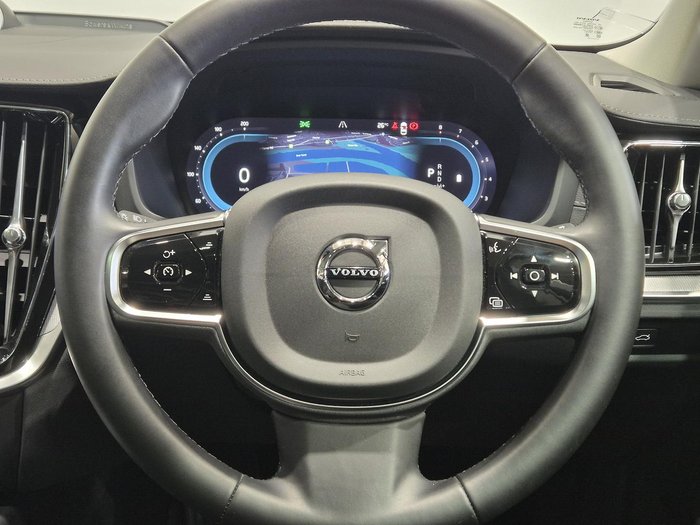2024 Volvo V60 Cross Country Ultimate B5 Bright