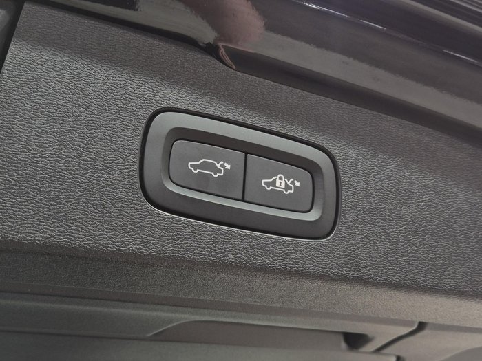 2024 Volvo V60 Cross Country Ultimate B5 Bright