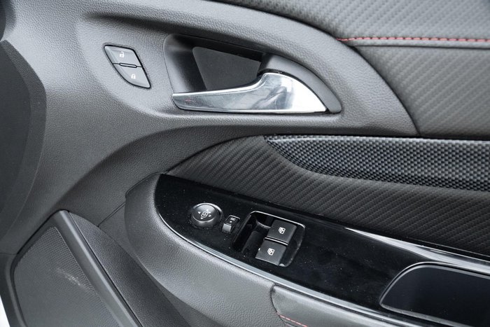 2016 Holden Ute SV6 Black