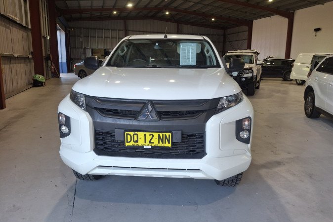 2022 MITSUBISHI TRITON