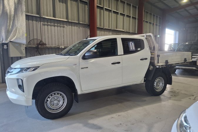 2022 MITSUBISHI TRITON GLX (4x4)
