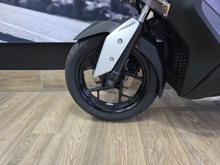 2019 Yamaha XMAX 300 (CZD300A) SILVER
