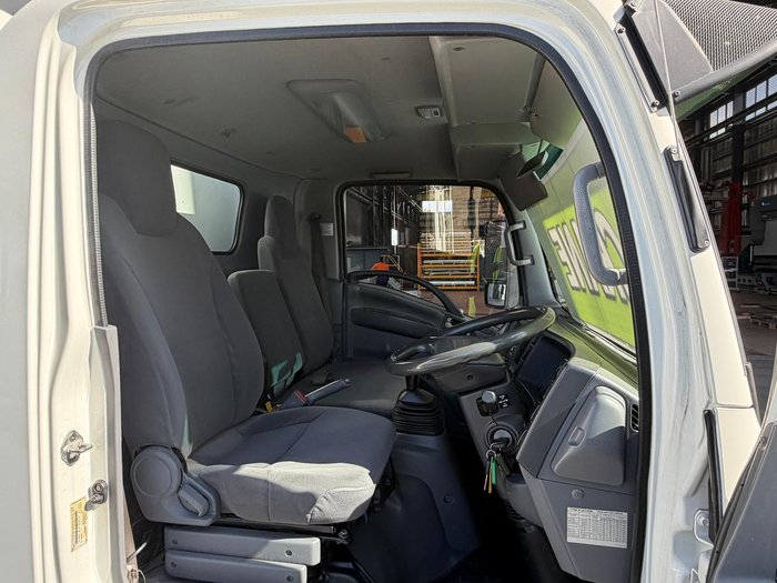 2013 Isuzu Npr 400 NPR 400