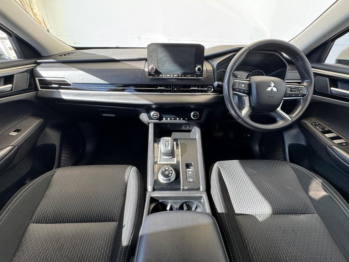 2023 Mitsubishi Outlander ES