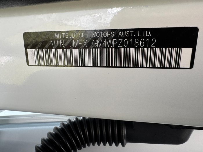 2023 Mitsubishi Outlander ES