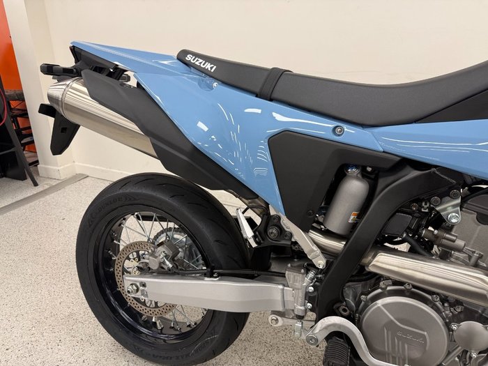 2025 Suzuki 2025 Suzuki 400CC DR-Z400SM Enduro grey