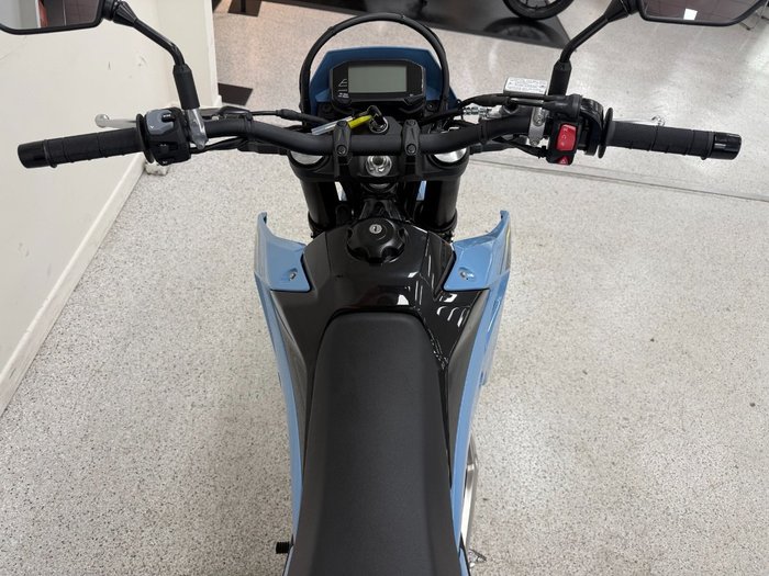 2025 Suzuki 2025 Suzuki 400CC DR-Z400SM Enduro grey