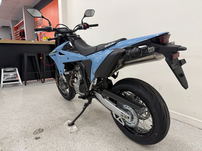 2025 Suzuki 2025 Suzuki 400CC DR-Z400SM Enduro grey