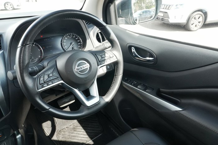 2023 Nissan Navara ST-X