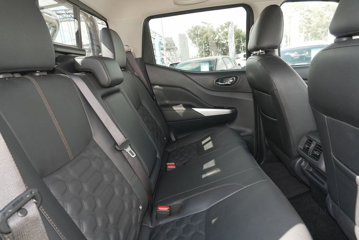 2023 Nissan Navara ST-X