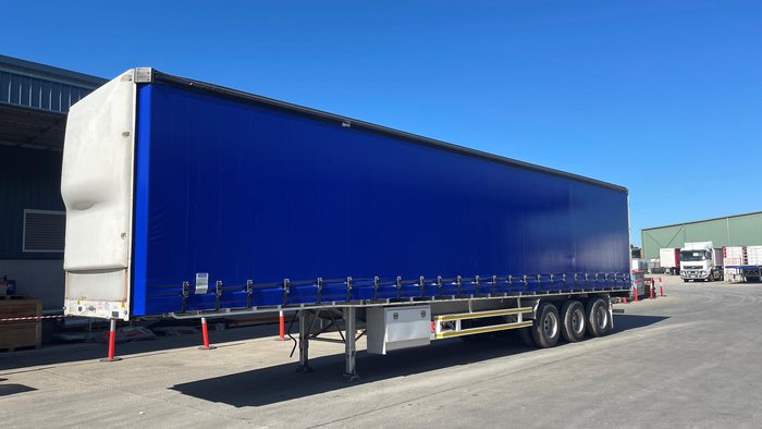 2014 Vawdrey 24P Straight Curtain Sider Blue