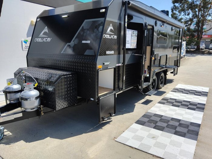 2025 Cadillac RV Hermes Family Double Bunk Van