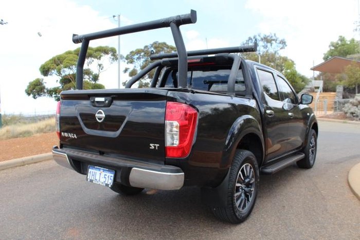 2020 Nissan Navara ST