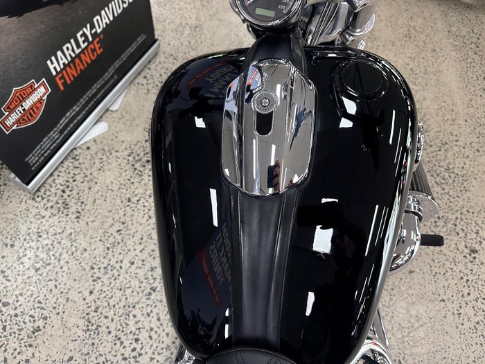 2013 Harley-Davidson Breakout 103 (FXSB) Softail Black