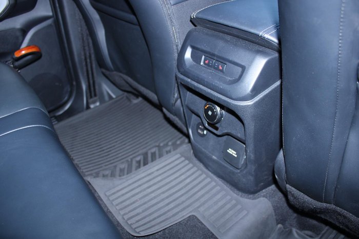 2025 Ford Everest Platinum