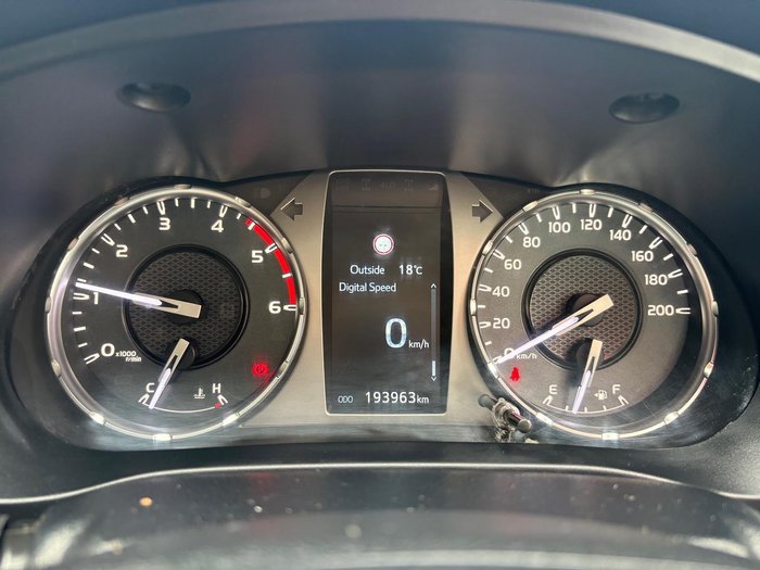 2020 Toyota Hilux SR