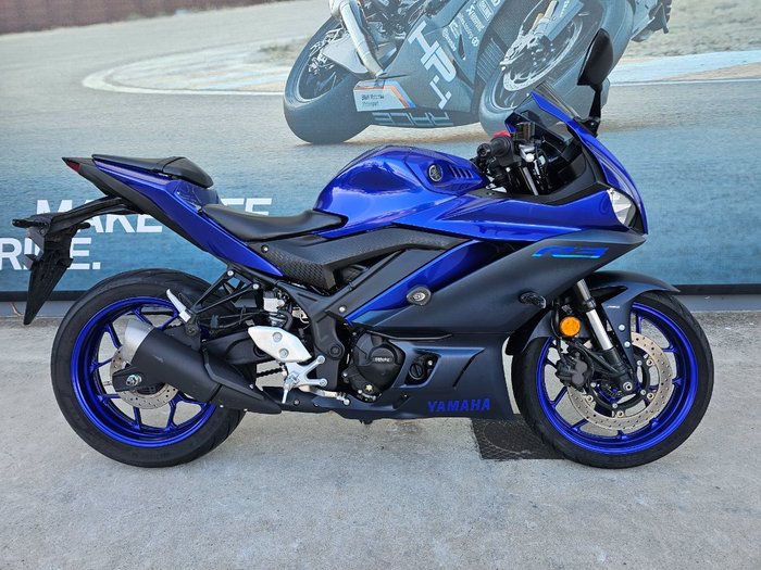 2023 Yamaha YZF-R3 Blue