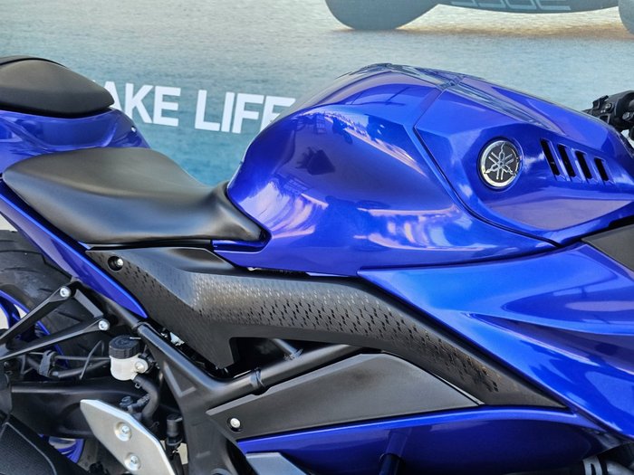 2023 Yamaha YZF-R3 Blue