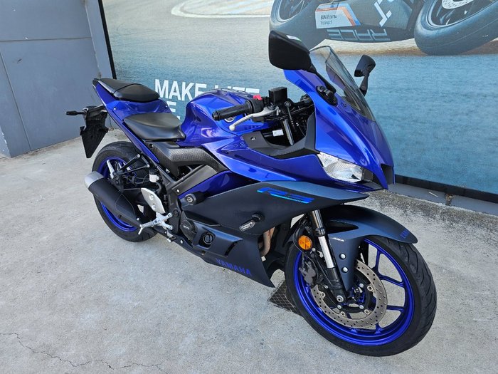 2023 Yamaha YZF-R3 Blue