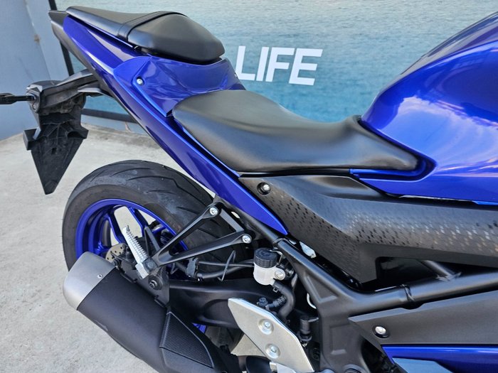 2023 Yamaha YZF-R3 Blue