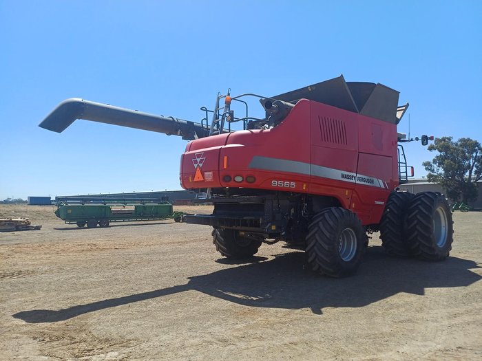 2015 Massey Ferguson 9565 Red
