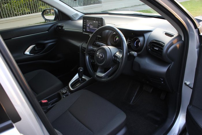 2021 Toyota Yaris Cross GX MXPJ15R AWD Stunning Silver