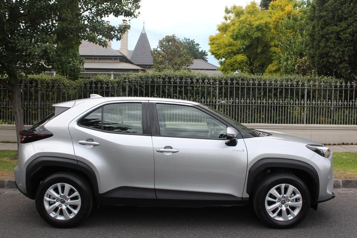 2021 Toyota Yaris Cross GX MXPJ15R AWD Stunning Silver