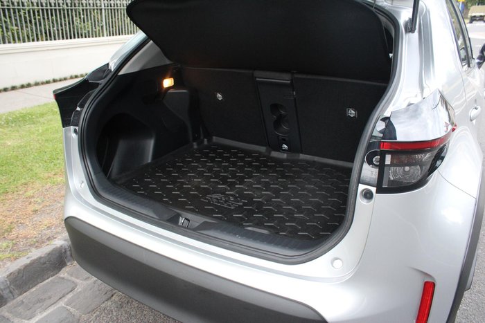 2021 Toyota Yaris Cross GX MXPJ15R AWD Stunning Silver