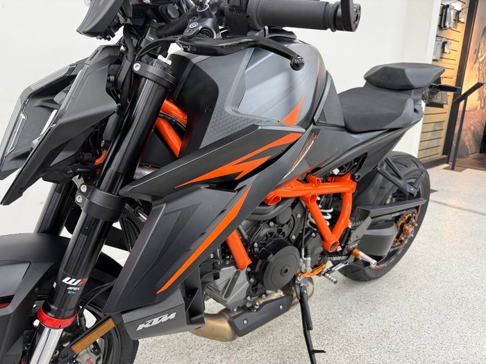 2024 Ktm 2024 Ktm 1390CC Super DUKE R Orange