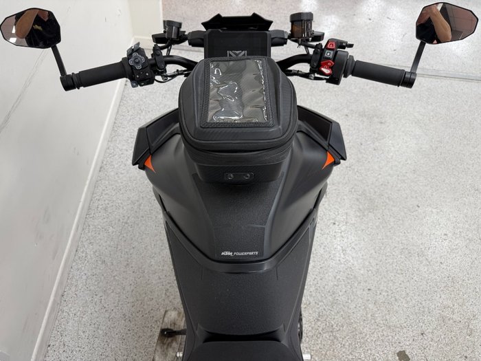 2024 Ktm 2024 Ktm 1390CC Super DUKE R Orange