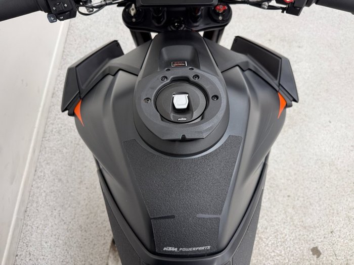 2024 Ktm 2024 Ktm 1390CC Super DUKE R Orange