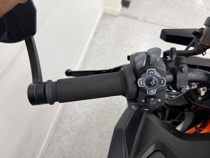 2024 Ktm 2024 Ktm 1390CC Super DUKE R Orange