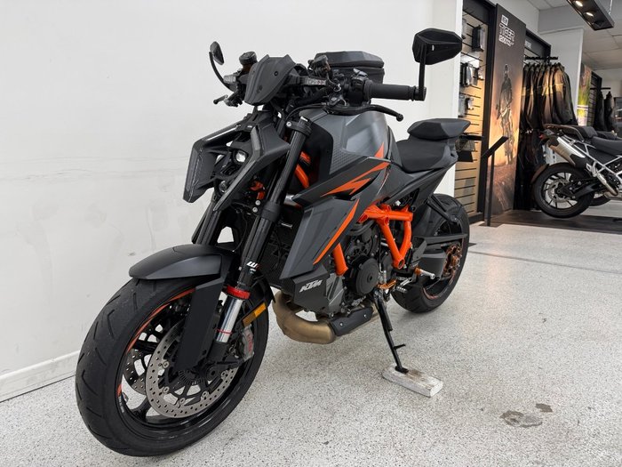 2024 Ktm 2024 Ktm 1390CC Super DUKE R Orange