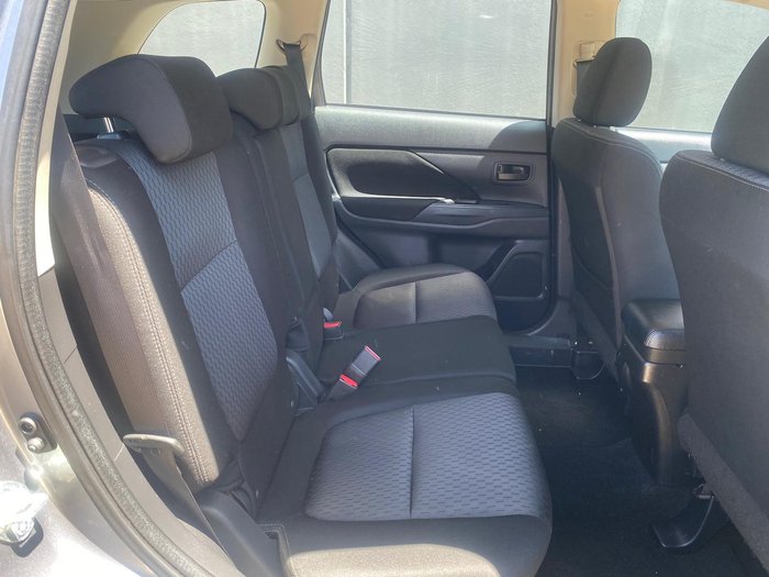 2014 Mitsubishi Outlander ES