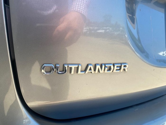 2014 Mitsubishi Outlander ES ZJ MY14.5 4X4 On Demand Titanium