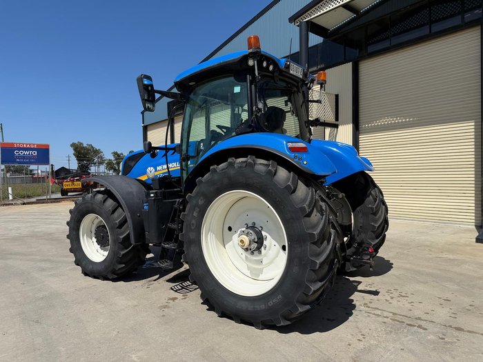 2020 New Holland T7.230