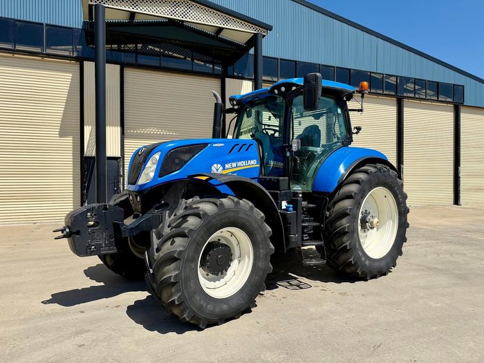 2020 New Holland T7.230