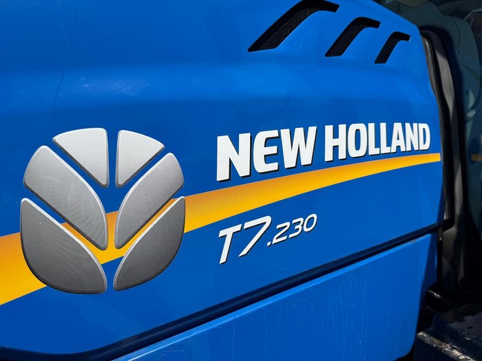 2020 New Holland T7.230